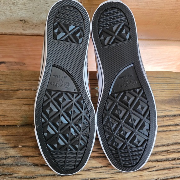 Converse x Tom and Jerry Chuck Taylor All Star Limited Edition‎ Men's Size 10 - Picture 10 of 14